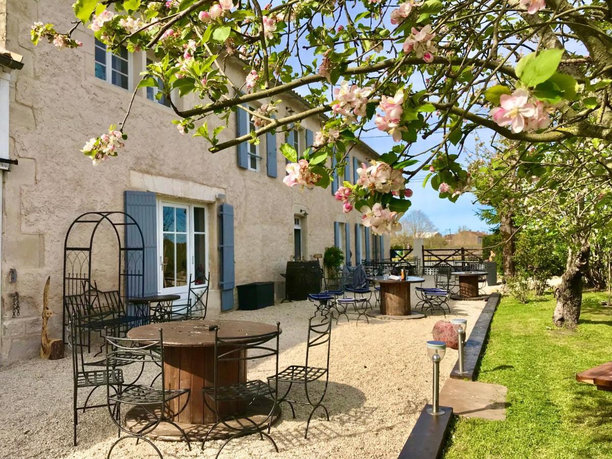 Le Relais D'Aulnay Bed & Breakfast Aulnay  Bagian luar foto