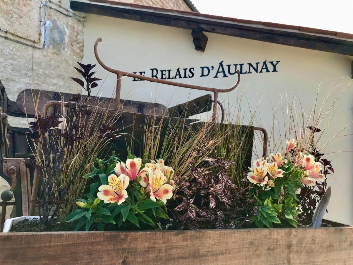 Le Relais D'Aulnay Bed & Breakfast Aulnay  Bagian luar foto